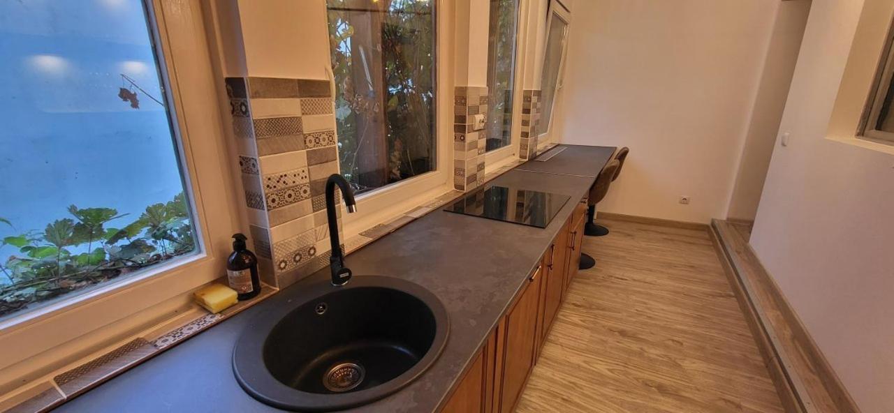 Cotroceni Upstairs Apartment *