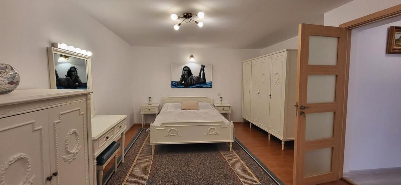 Apartment Cotroceni Upstairs *