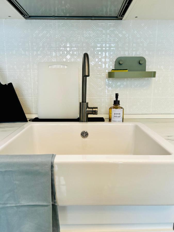 Ultracentral Lux Boutique 1br Ap Near Subway * Bucharest