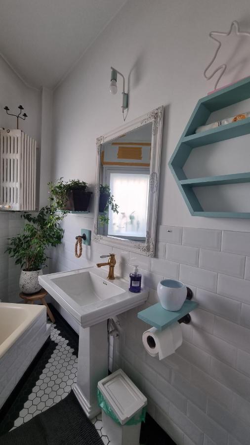 2 2 Baths Oldtown Apartment *