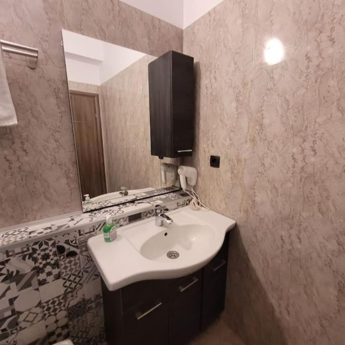 Anastasia Balcescu 1 Beautiful View Self Check In Code From 2 Pm Only Microwave Apartamento *