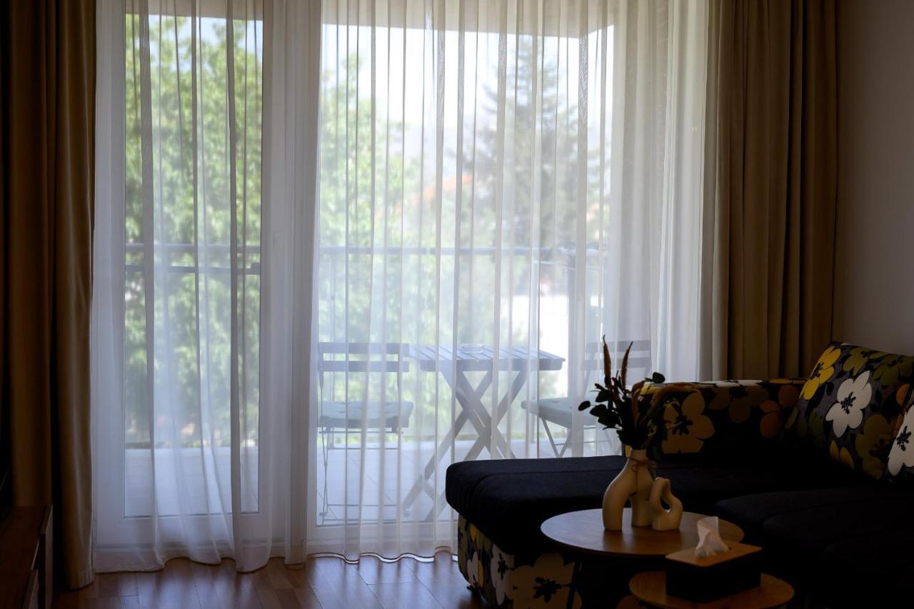 Eme-rose Condo, Free Guarded Parking & Gym Apartment Bucharest
