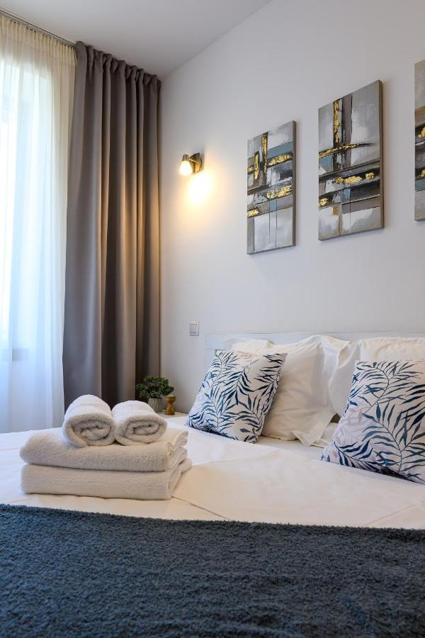 Eme-rose Condo, Free Guarded Parking & Gym Apartment Bucharest
