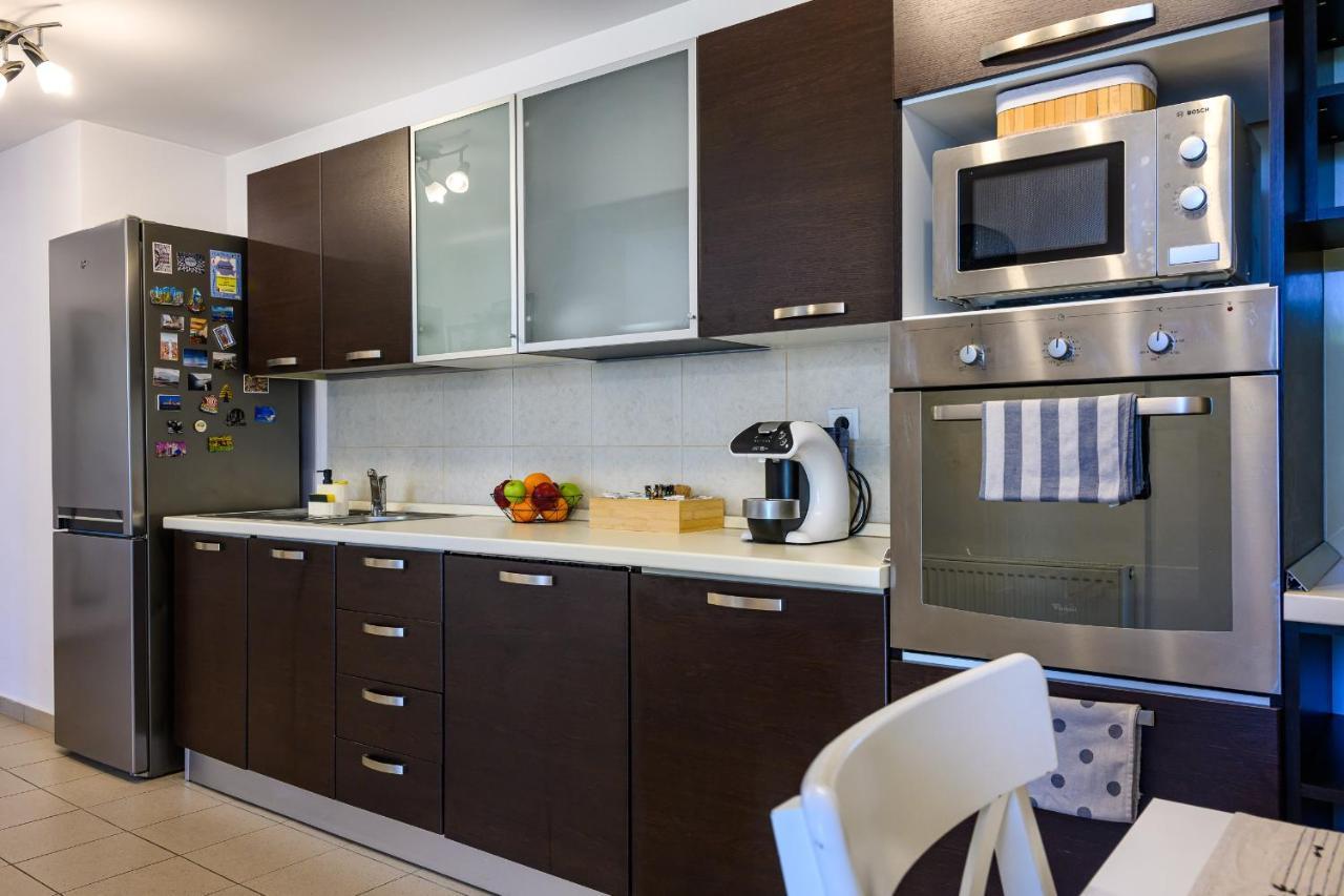 Eme-rose Condo, Free Guarded Parking & Gym