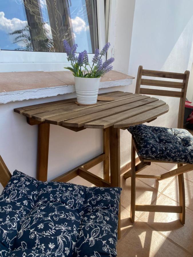 Apartamento Evan Cozy Flat With Balcony & Parking, 13 September