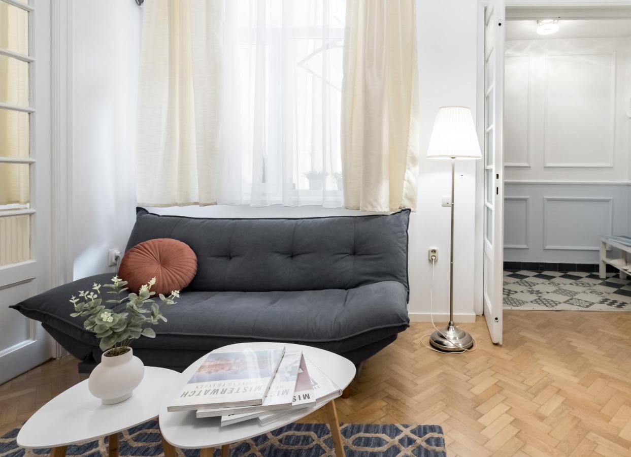 Athenee Parisian * Bucureşti