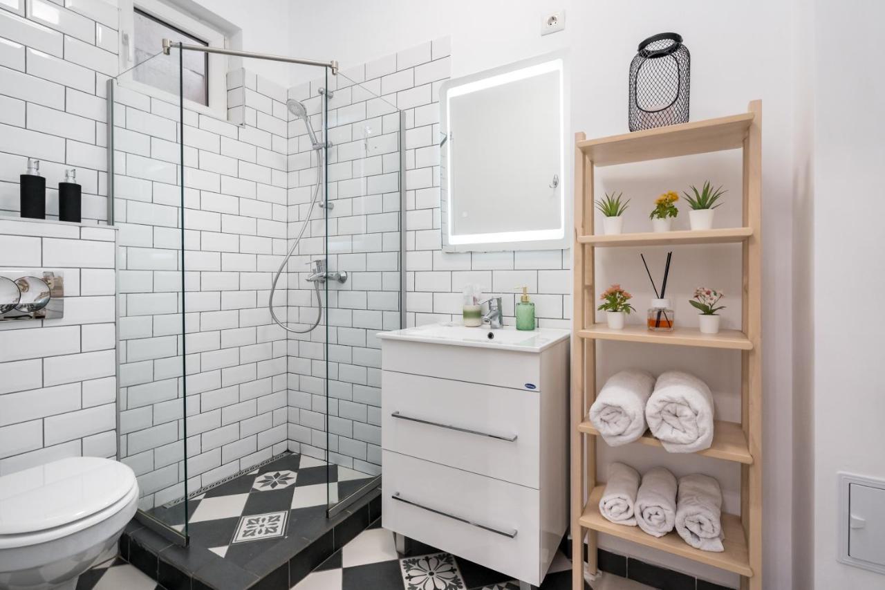 Athenee Parisian * Bucureşti