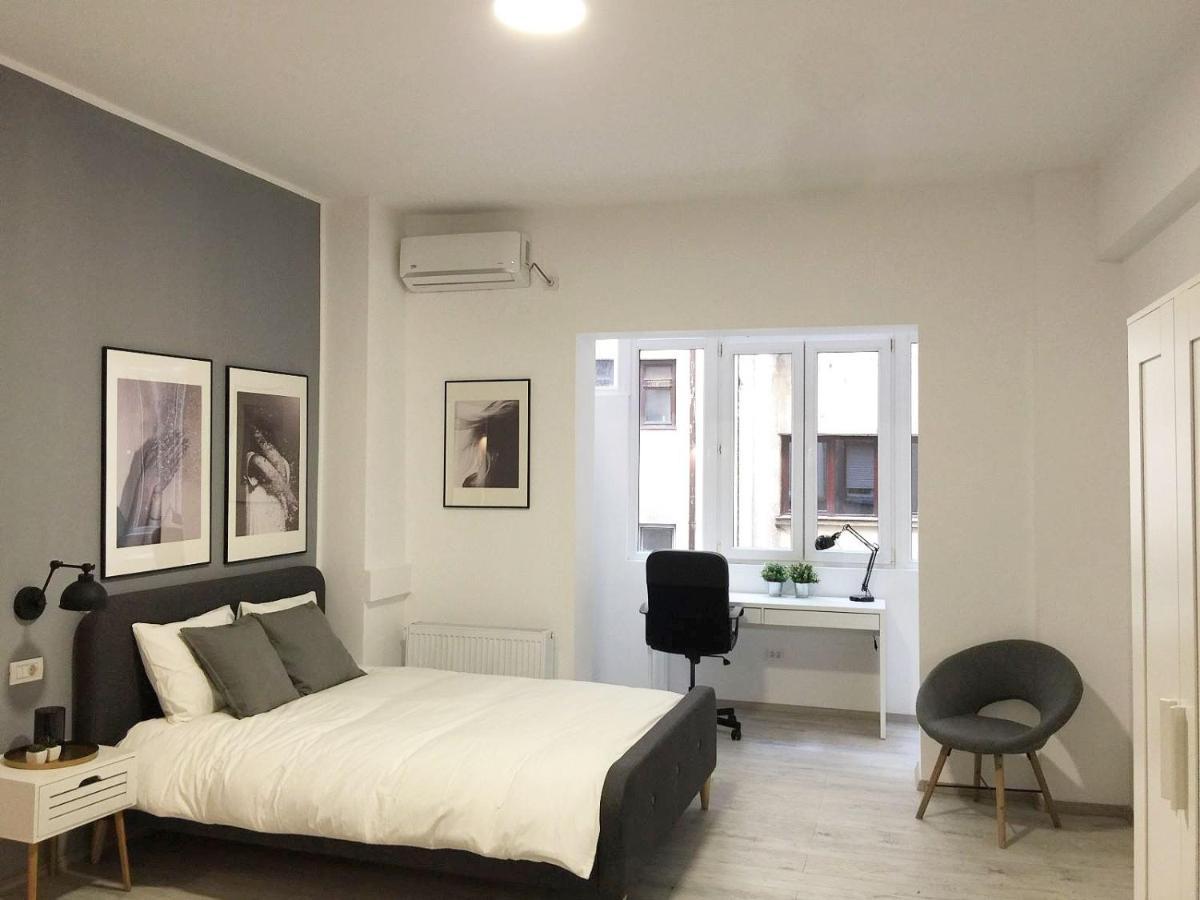 Perfect Home: Cozy 2br & Balcony Apartment Bucharest