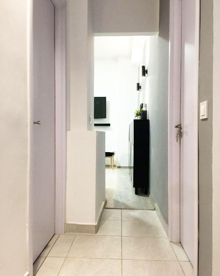 Apartment Perfect Home: Cozy 2br & Balcony *