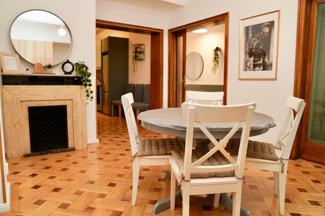 Chic Urbana: 140sqm 5-bedroom Downtown Gem Bucureşti