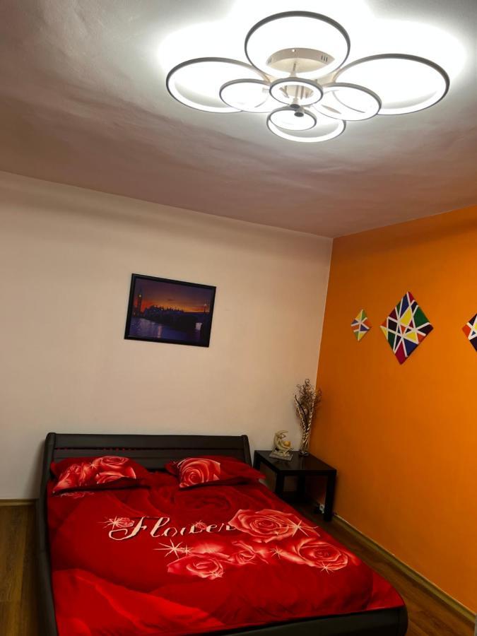 Crisshome1 Apartment