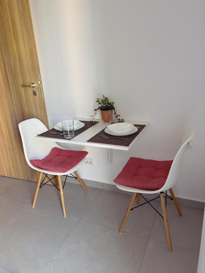 Oasis Studio * Bucureşti