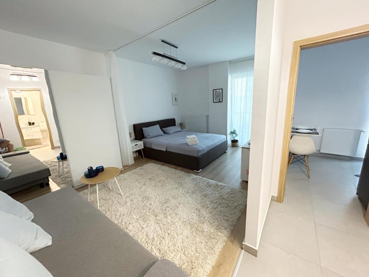 Oasis Studio * Bucureşti