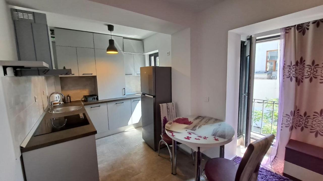 Apartamento Ris Dublu Universitate, Centrul Vechi Bucareste