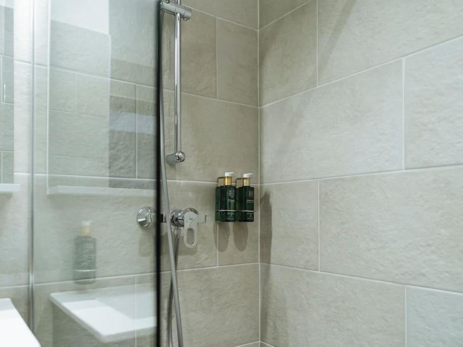 Apartament 1 - New Building & Parking Bucureşti