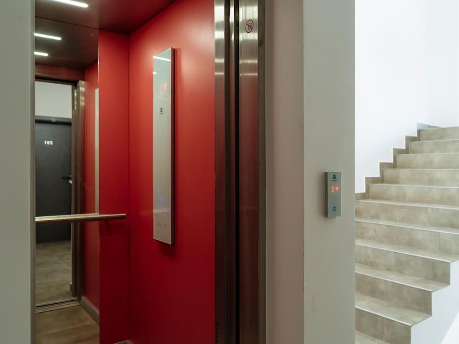 1 - New Building & Parking Apartament Bucureşti