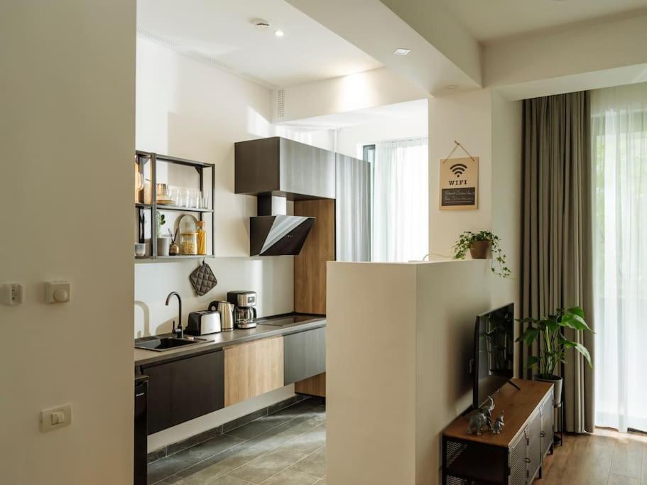 Apartment 2 - New Building & Parking *