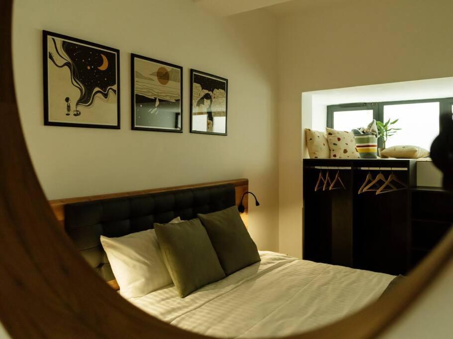 Apartment 3 - New Building & Parking *