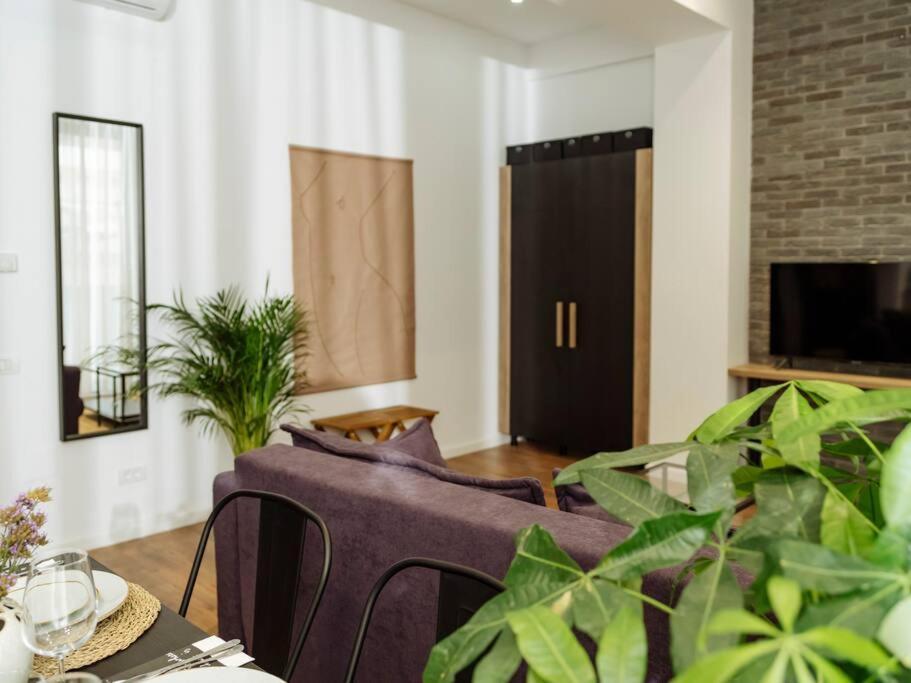 1 - New Building & Parking Apartment *