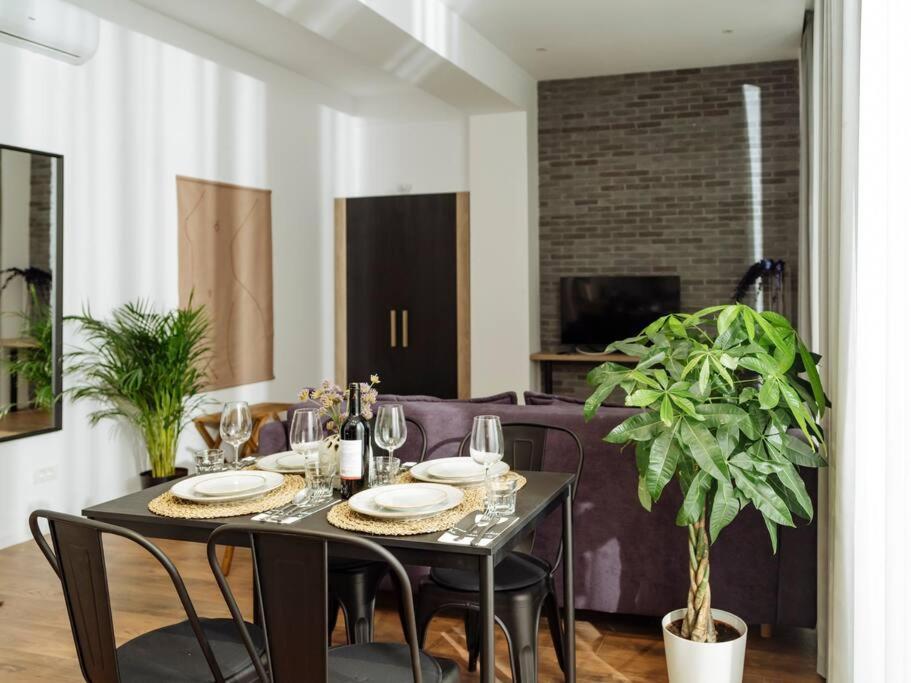 1 - New Building & Parking Apartment *