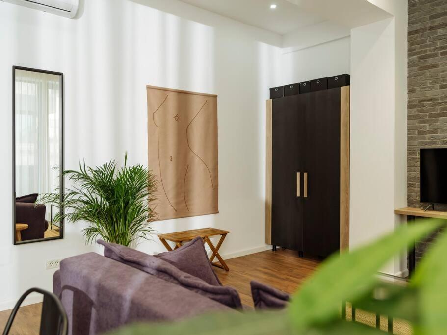 Apartament 1 - New Building & Parking *