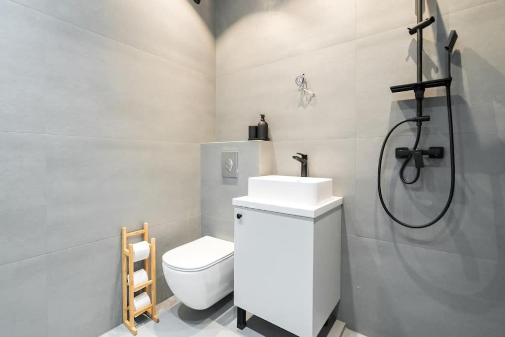 Bright & Calm - 2br - Location Apartment *