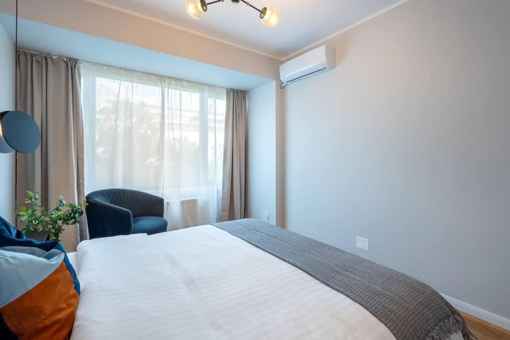Apartment Bright & Calm - 2br - Location Bucharest