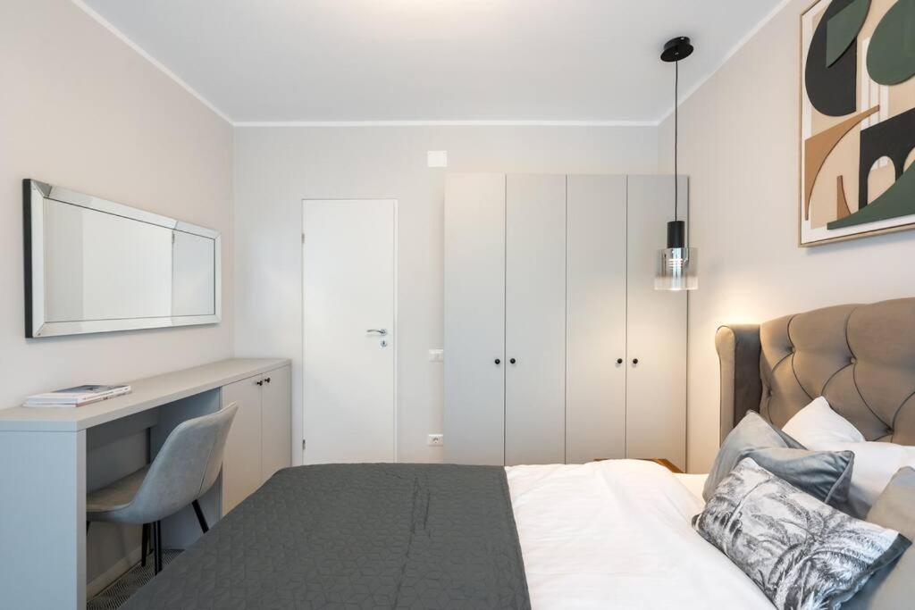 Apartamento Sunny 2br Flat - Location - 3 Balconies Bucareste