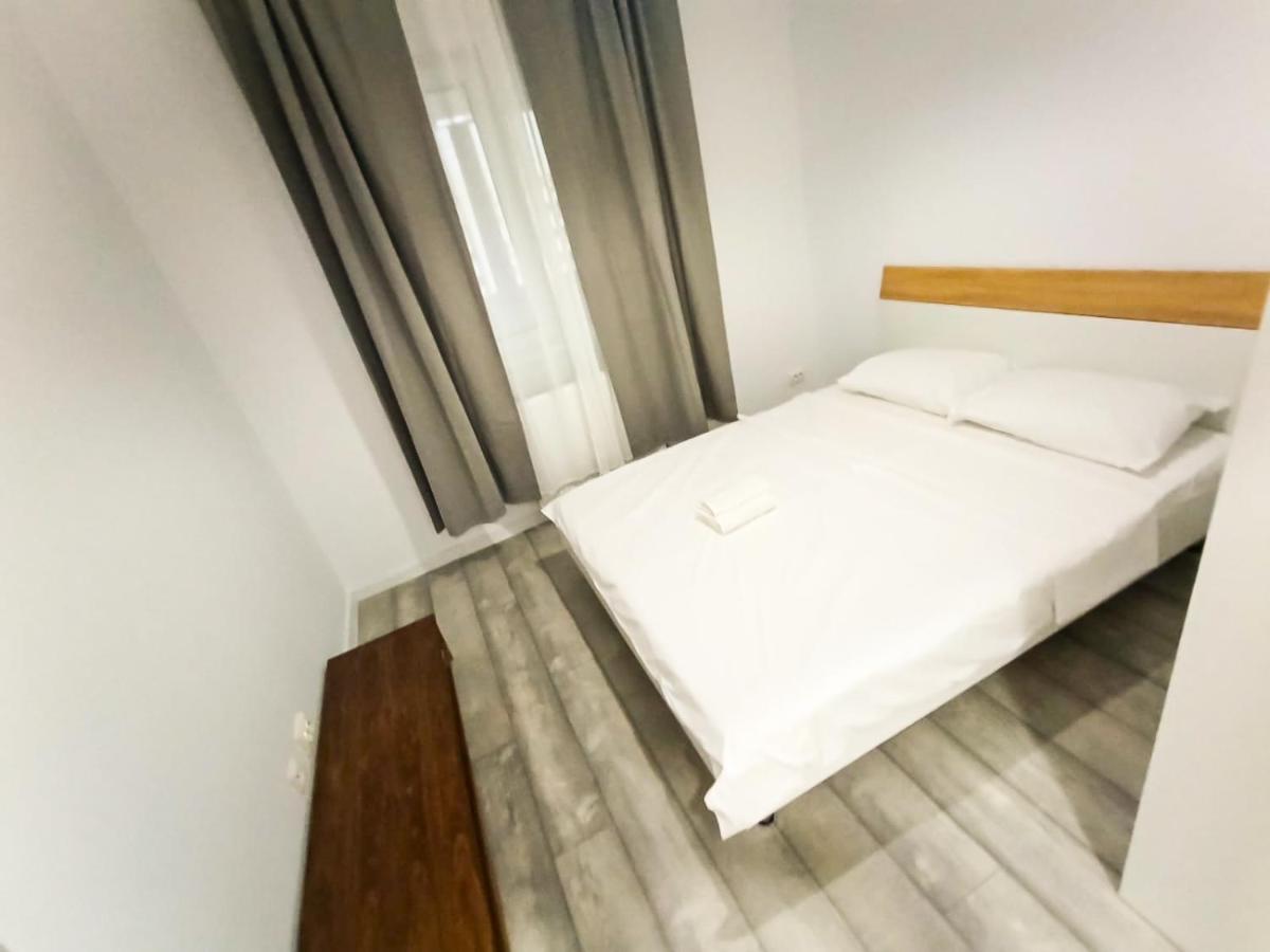 Preciziei Retreat Ap With Parking And Self Check In *