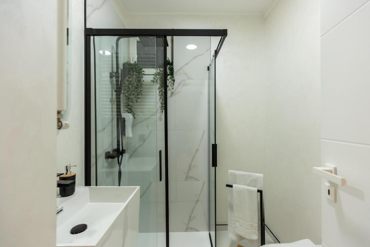 Apartment Wonderful 1br By Dambovita River: Old Town Bliss