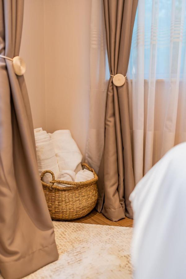 Pink Perfection - One-bedroom Gemstone Oasis * Bucharest