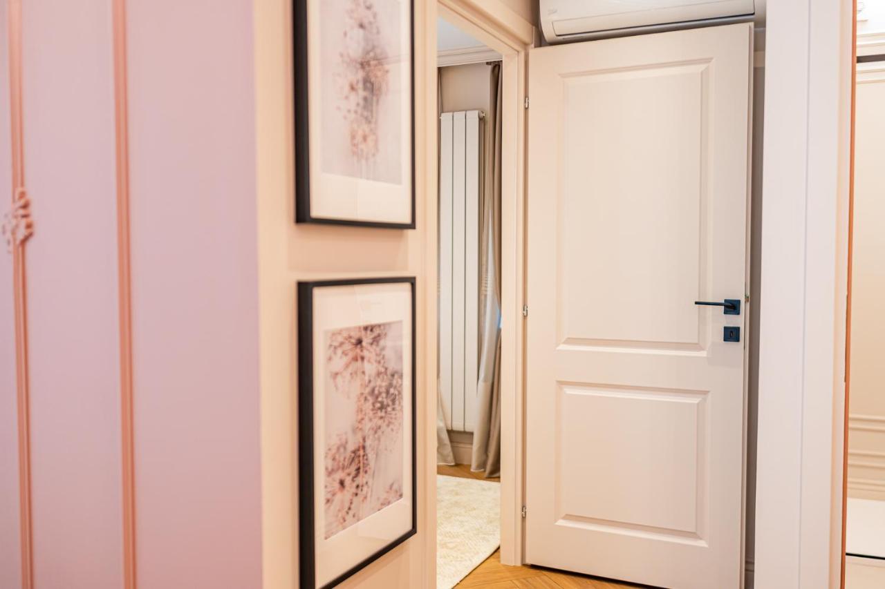 Pink Perfection - One-bedroom Gemstone Oasis Bucharest