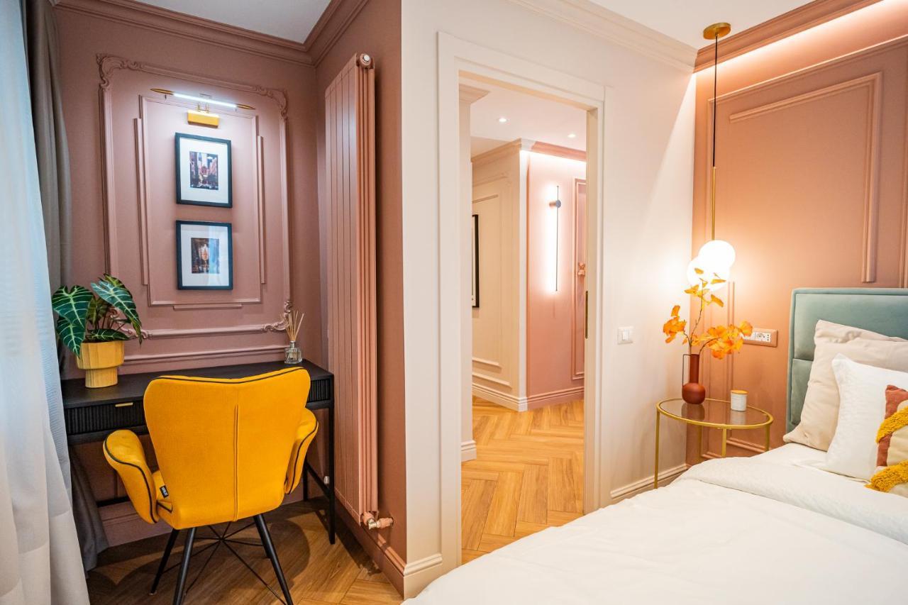 Apartment Pink Perfection - One-bedroom Gemstone Oasis *