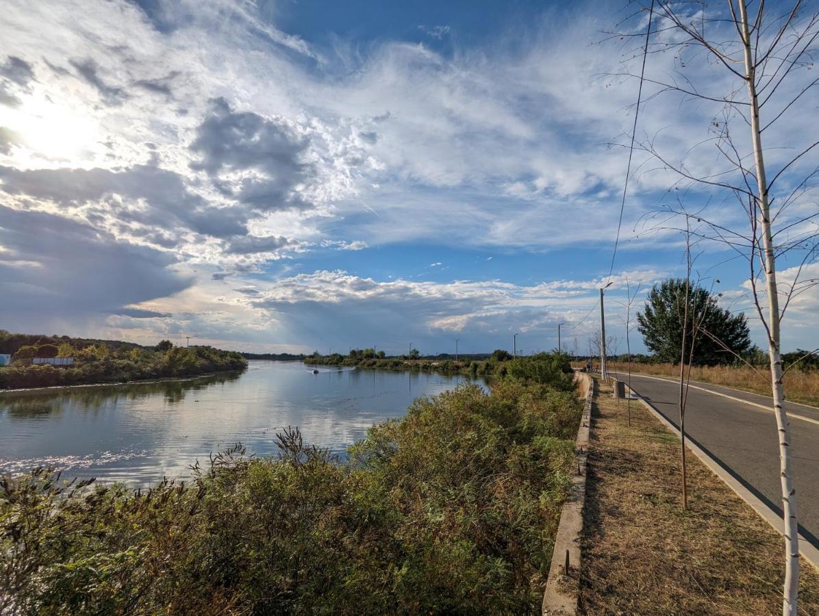 Horizon View - Lakefront Terrace *