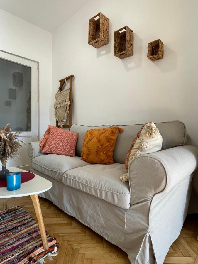 Apartment Colorful Flat In The Middle Of The