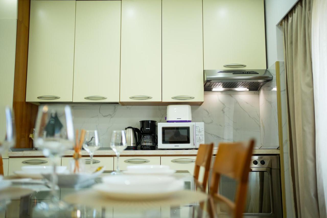 Quiet Marble With Free Parking Spot Old Town Apartament Bucureşti
