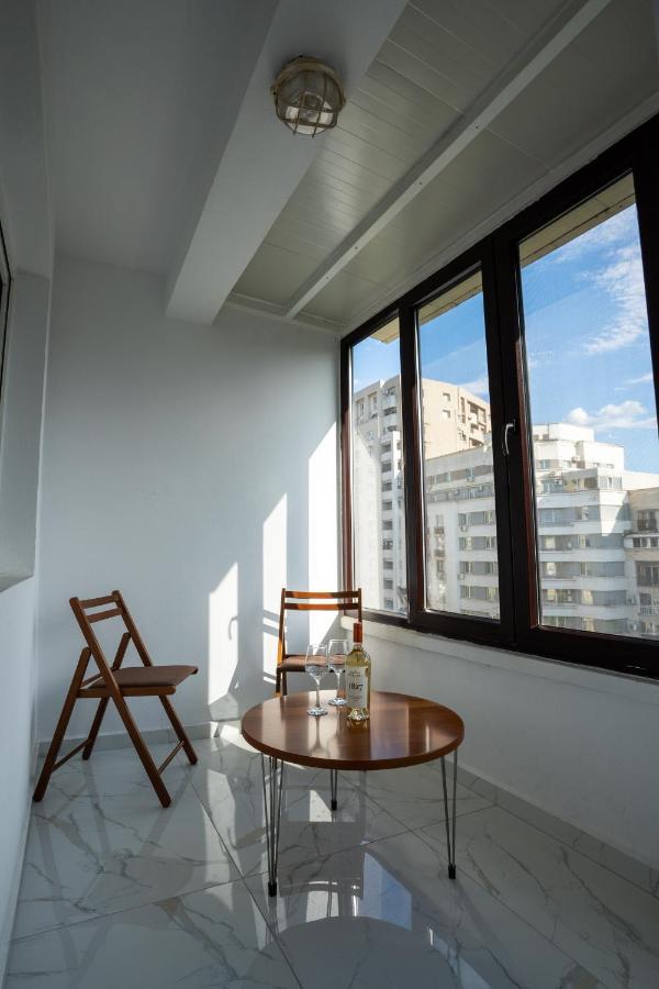 Quiet Marble With Free Parking Spot Old Town Apartament