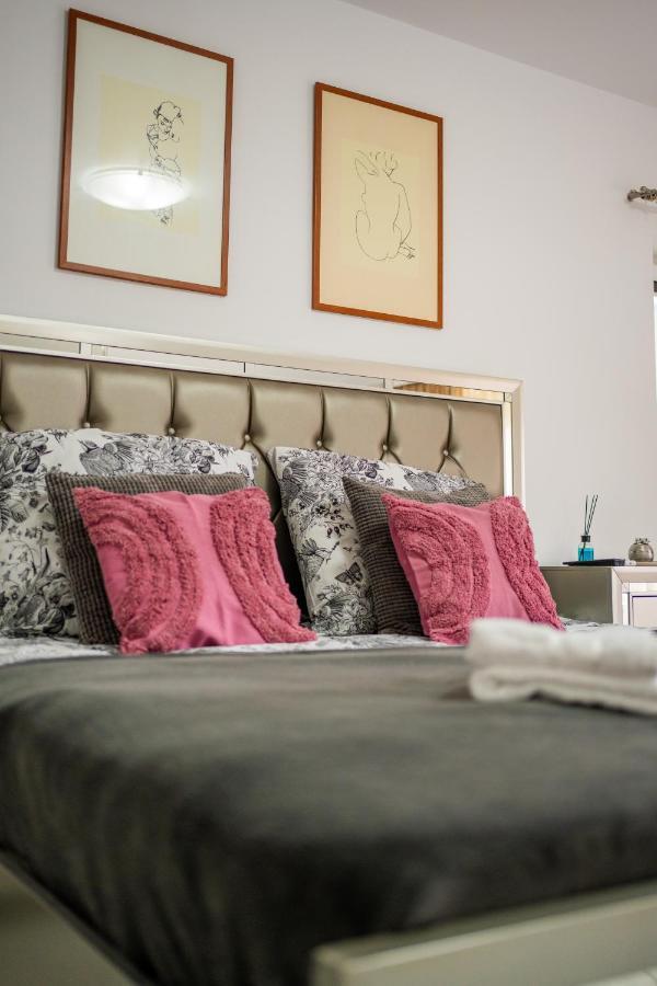 Apartament Quiet Marble With Free Parking Spot Old Town