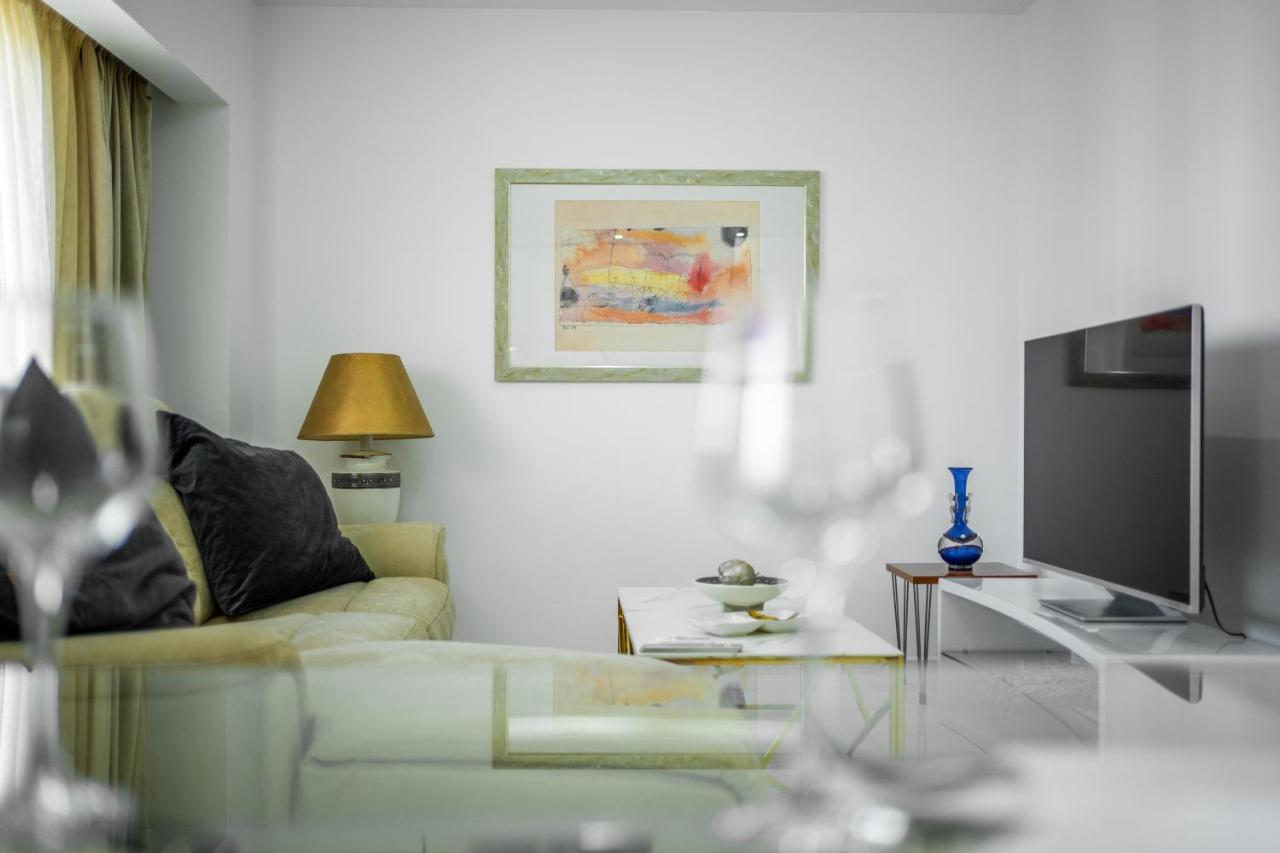 Apartament Quiet Marble With Free Parking Spot Old Town *