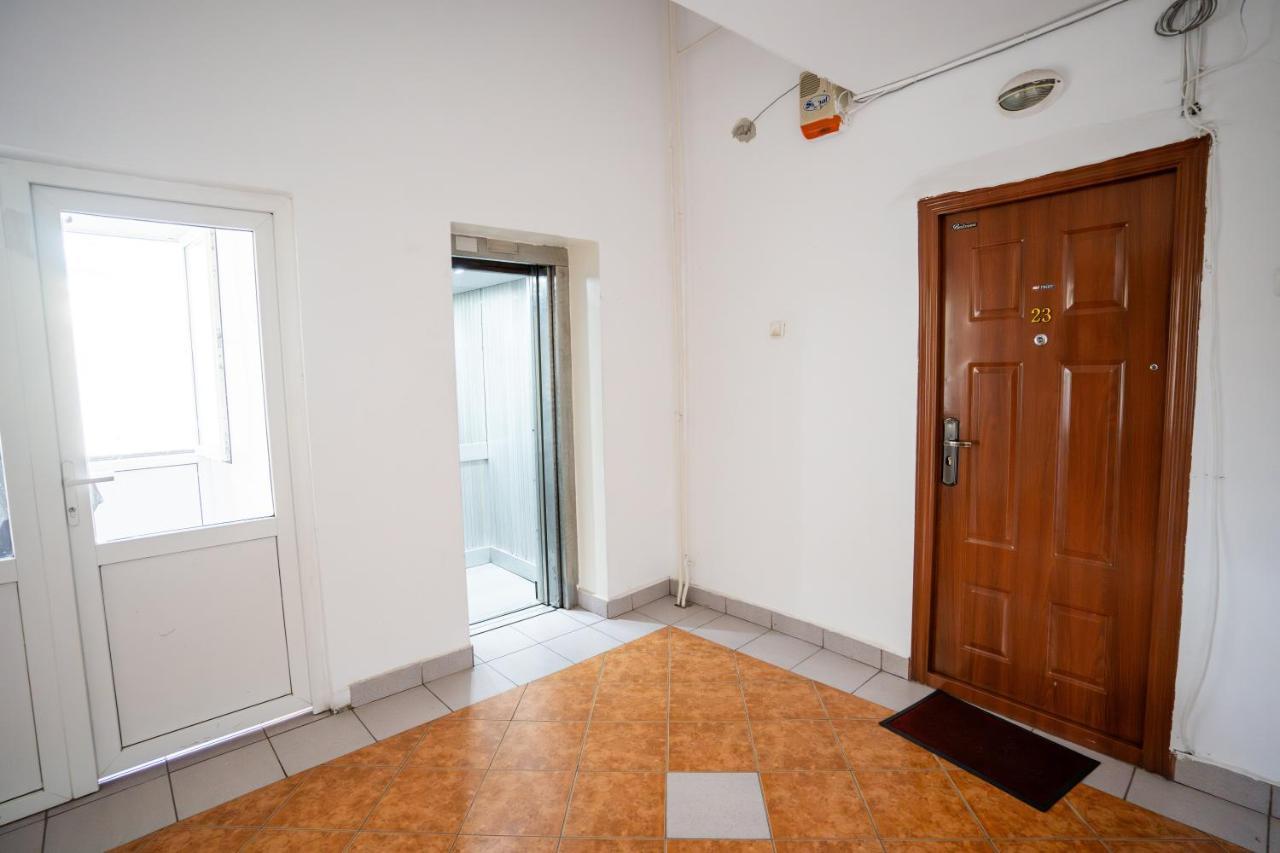 Quiet Marble With Free Parking Spot Old Town Bucureşti