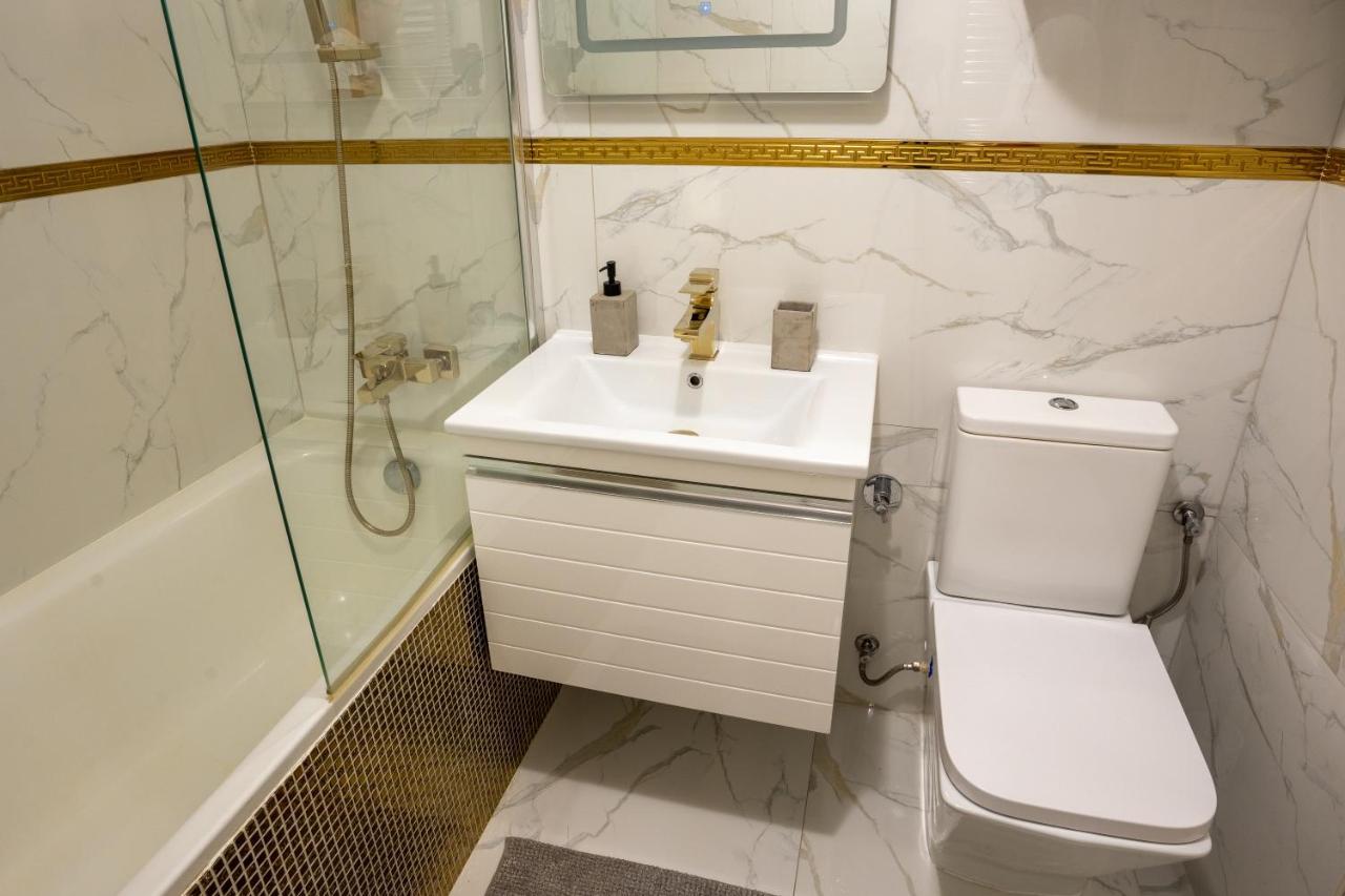 Apartament Quiet Marble With Free Parking Spot Old Town