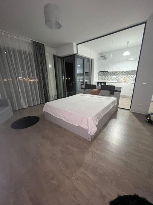 Corporate One Pipera Apartament *