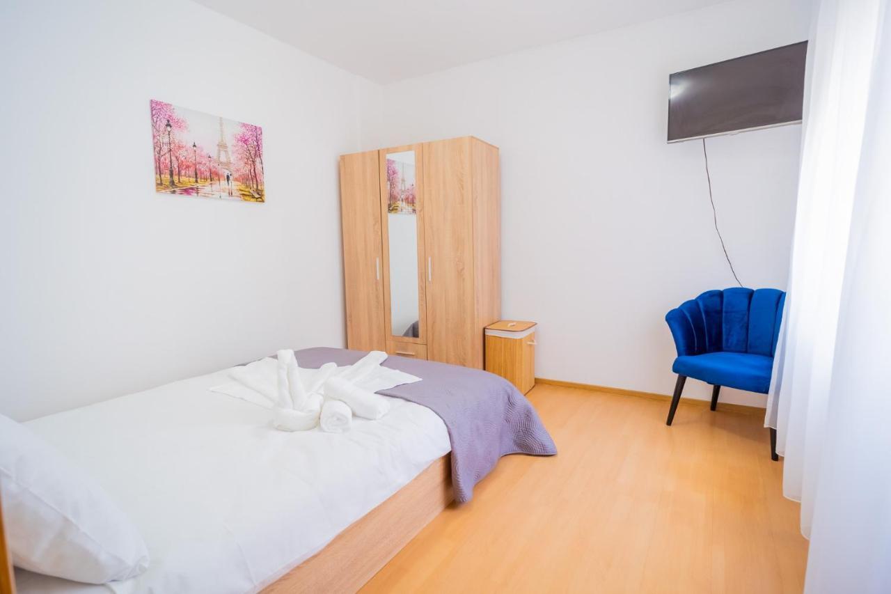 Serene 1br With Workspace Apartment Bucharest