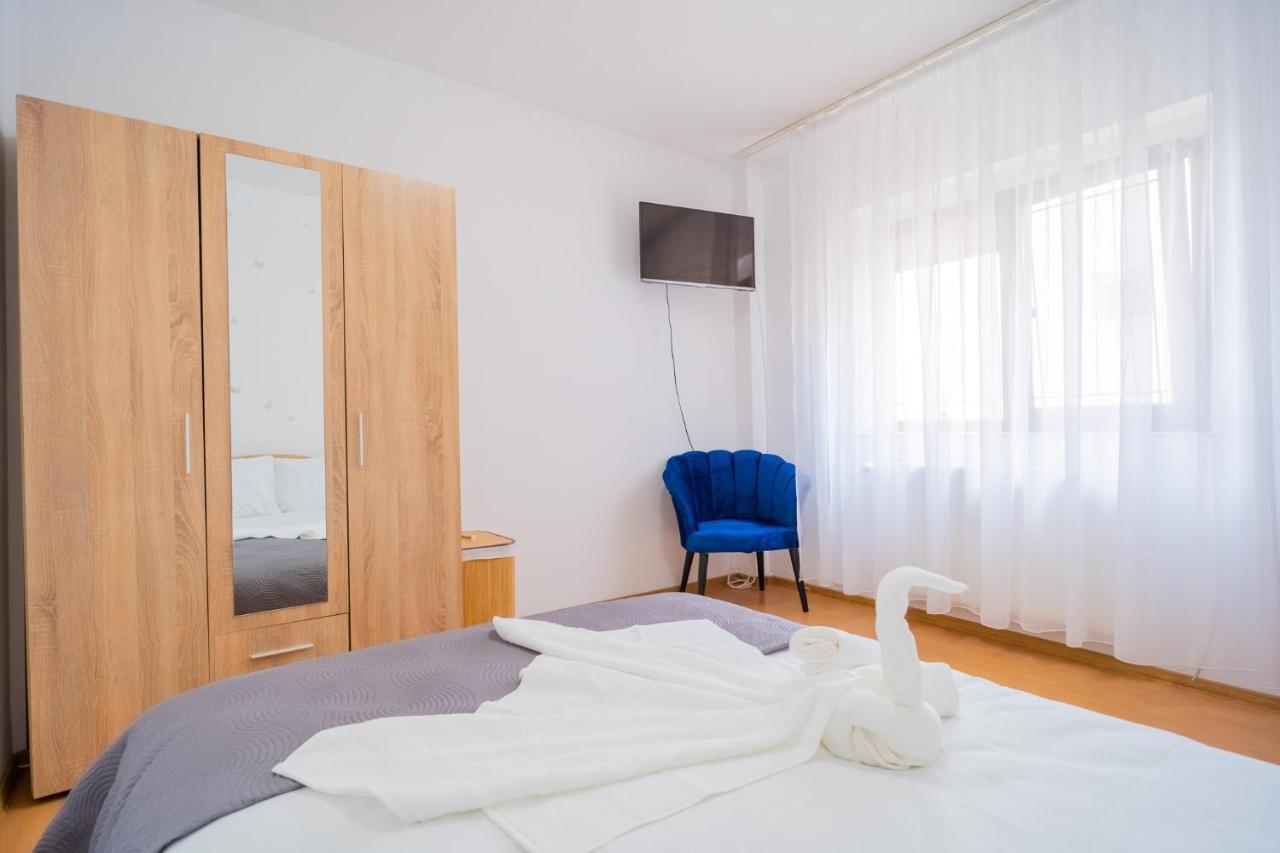 Serene 1br With Workspace *