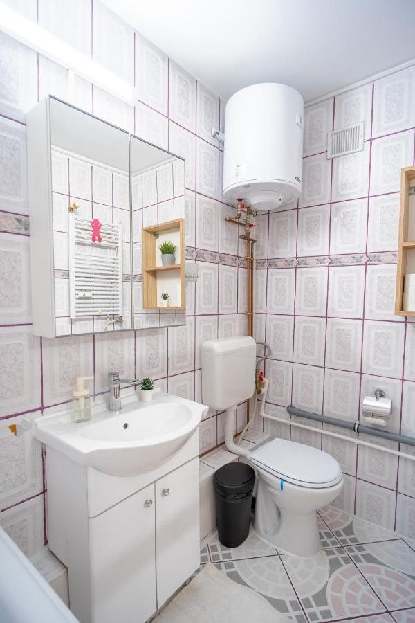 Serene 1br With Workspace