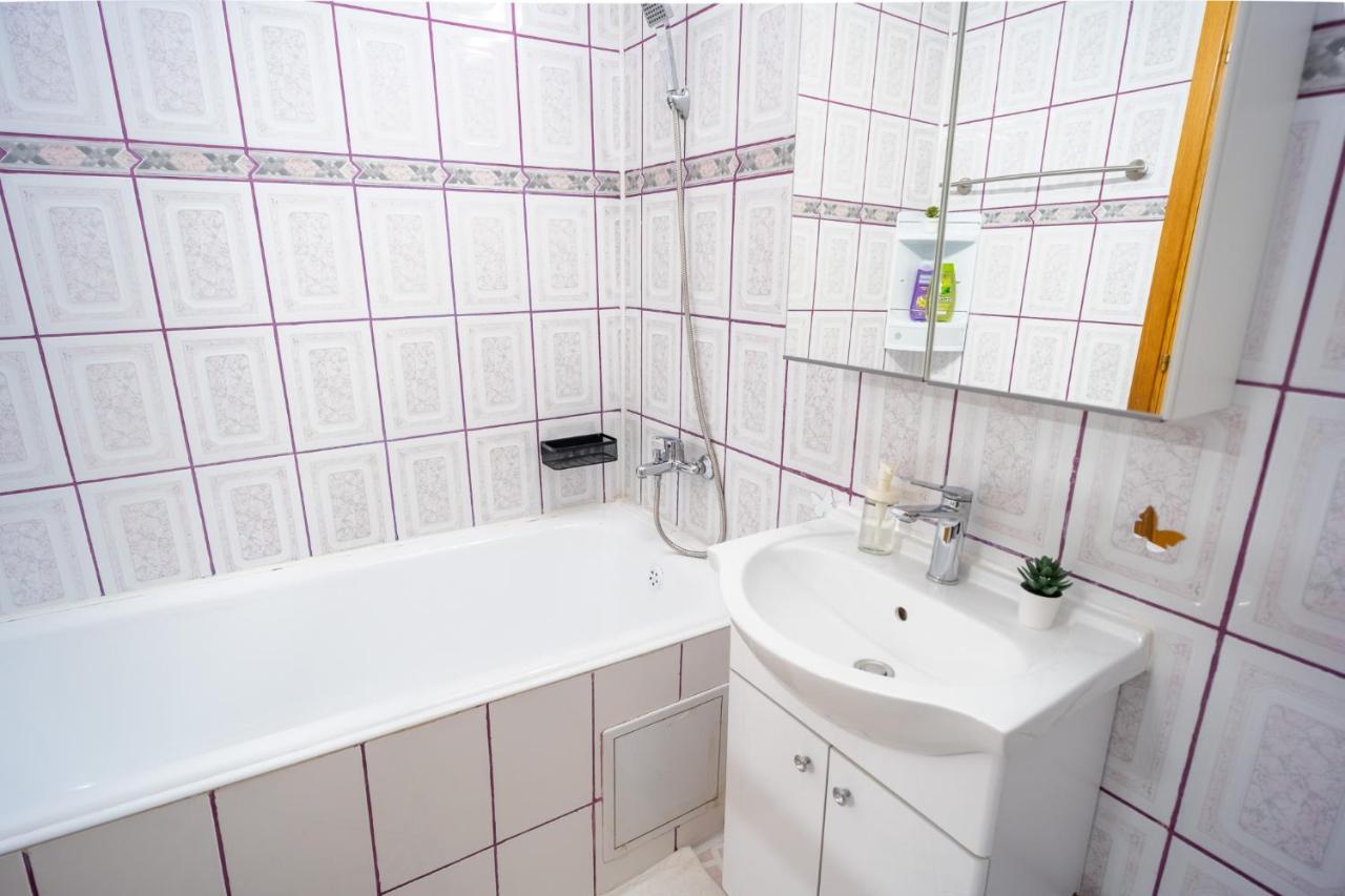 Serene 1br With Workspace