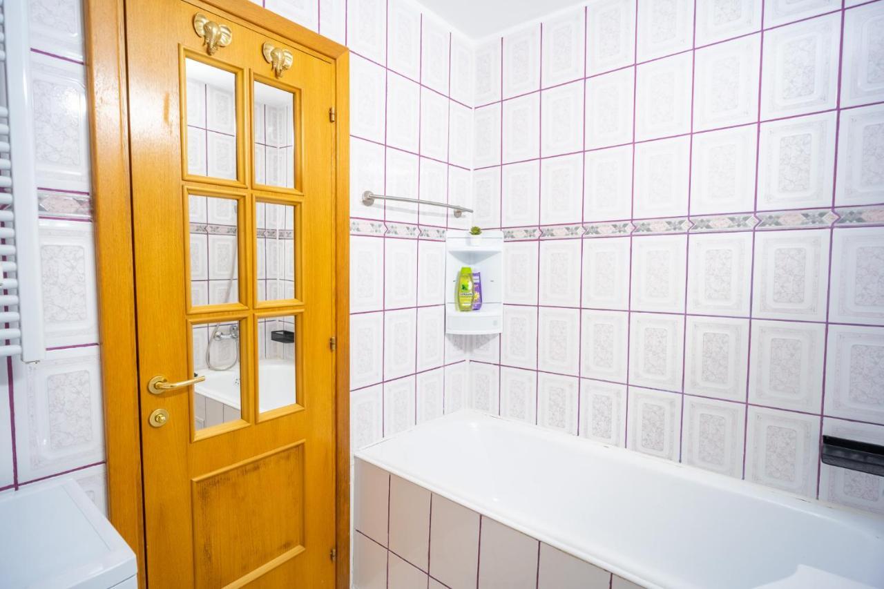 Serene 1br With Workspace Apartment *