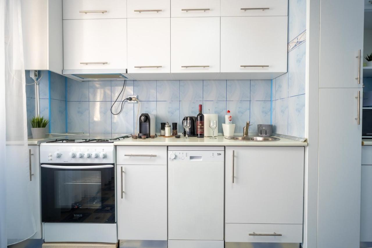 Serene 1br With Workspace *