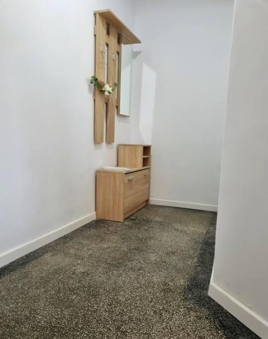 Cozy Near Center Apartment *