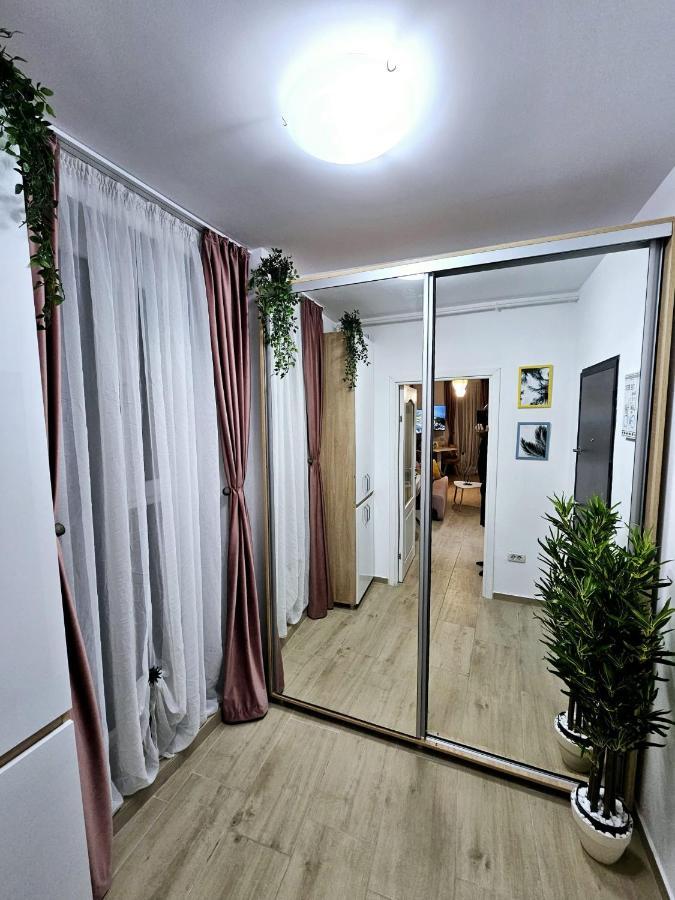 Lovely New Balcony Cismigiu Park - Pop5 Apartament Bucureşti